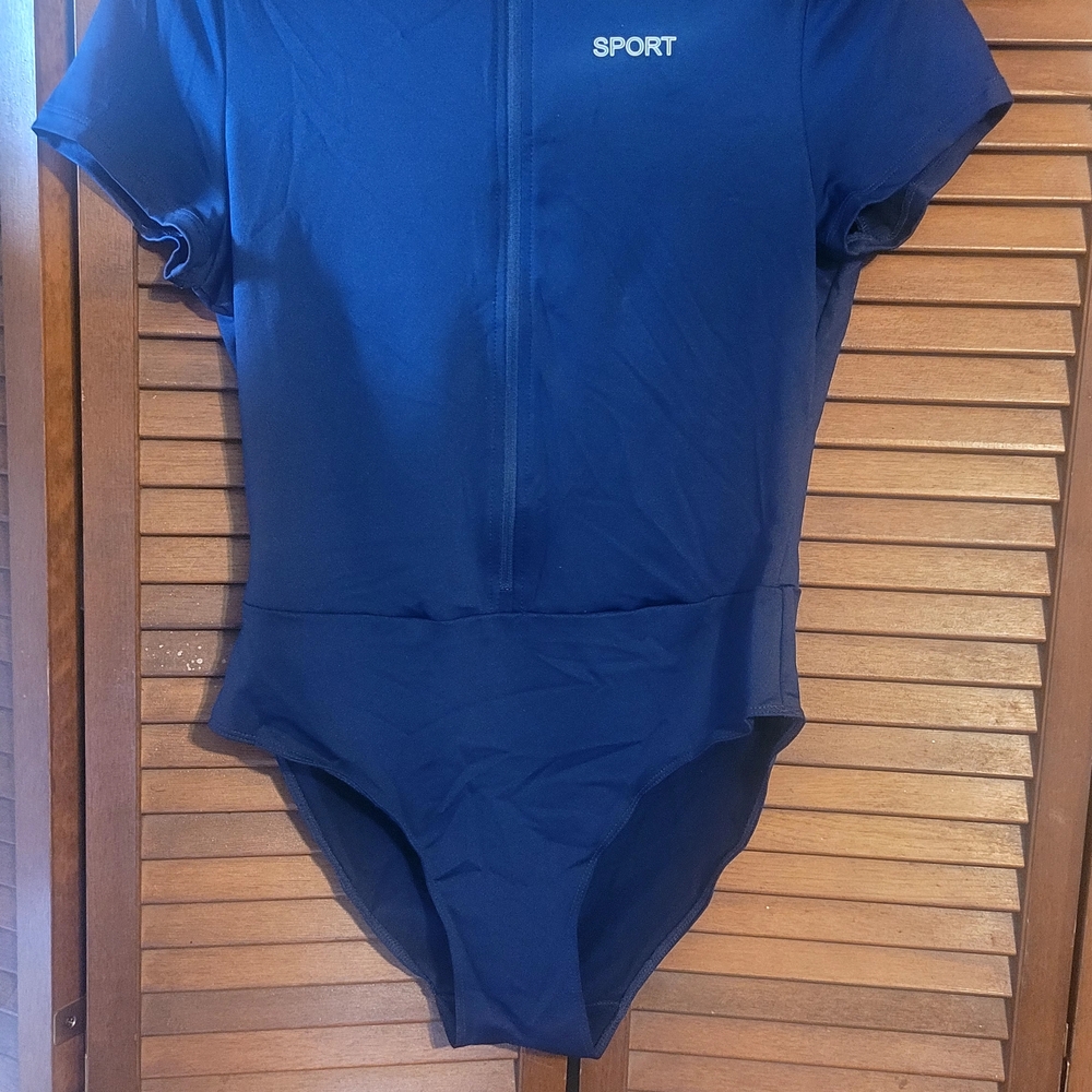 2 Piece Tennis/athletic Set. Size Large. Runs Small. NWOT - Picture 5 of 13